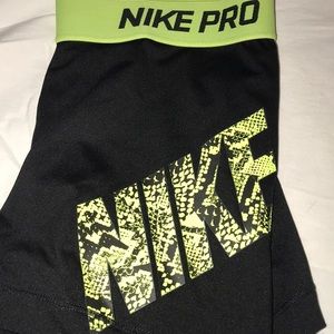 Nike pro